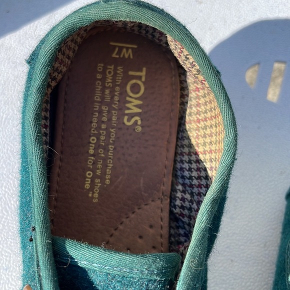 Unique felted Toms sneakers in dark green - Picture 3 of 4